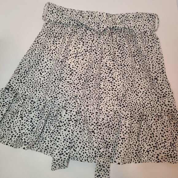 White and Black Polka Dot Ruffle Skirt – Size Small – Adjustable Tie Waist - Picture 4 of 9